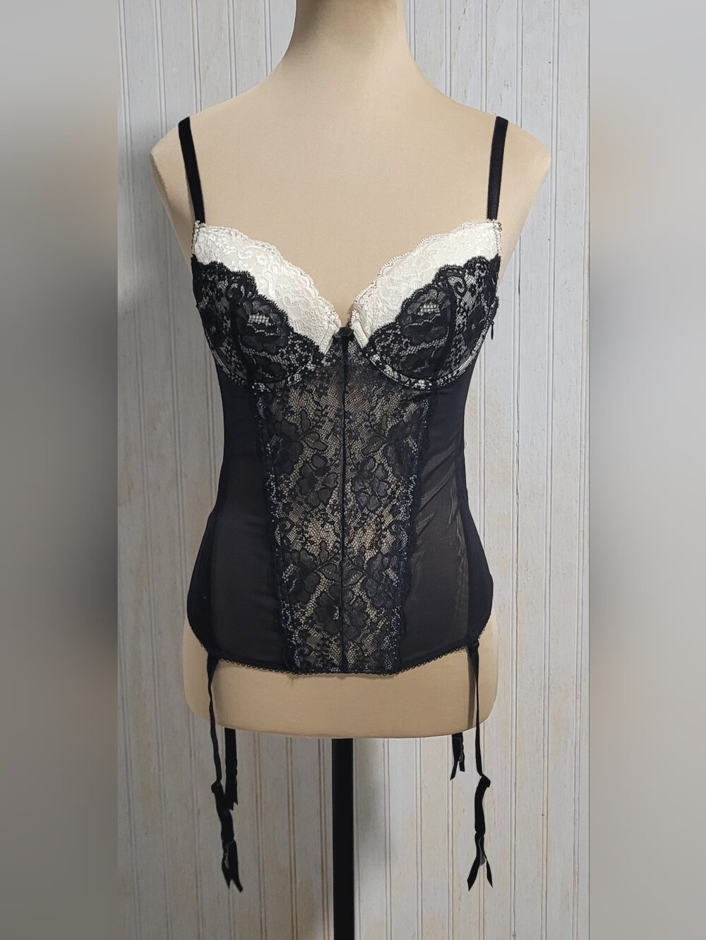 Victoria's Secret Black Ivory Lace Corset Garter Bustier Top 36B EUC